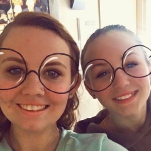 Meet your Posher, Danielle